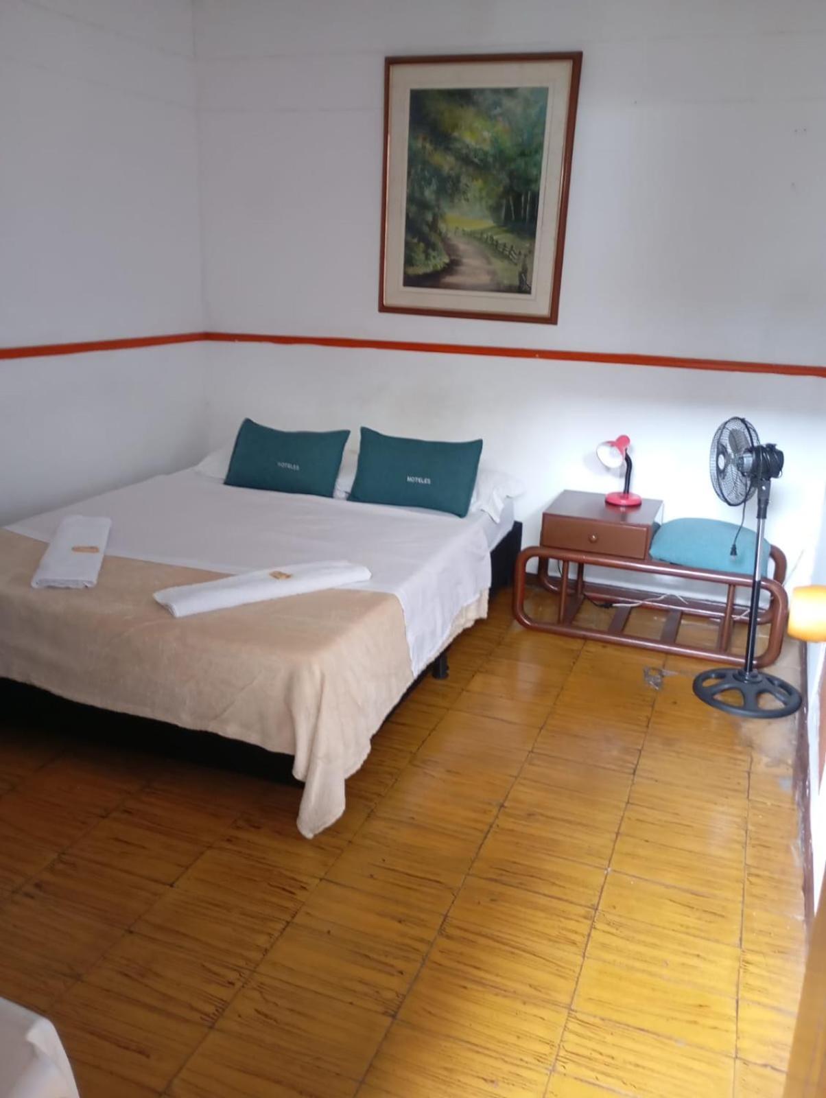 Hotel Colonial Armenia Ro Zewnętrze zdjęcie